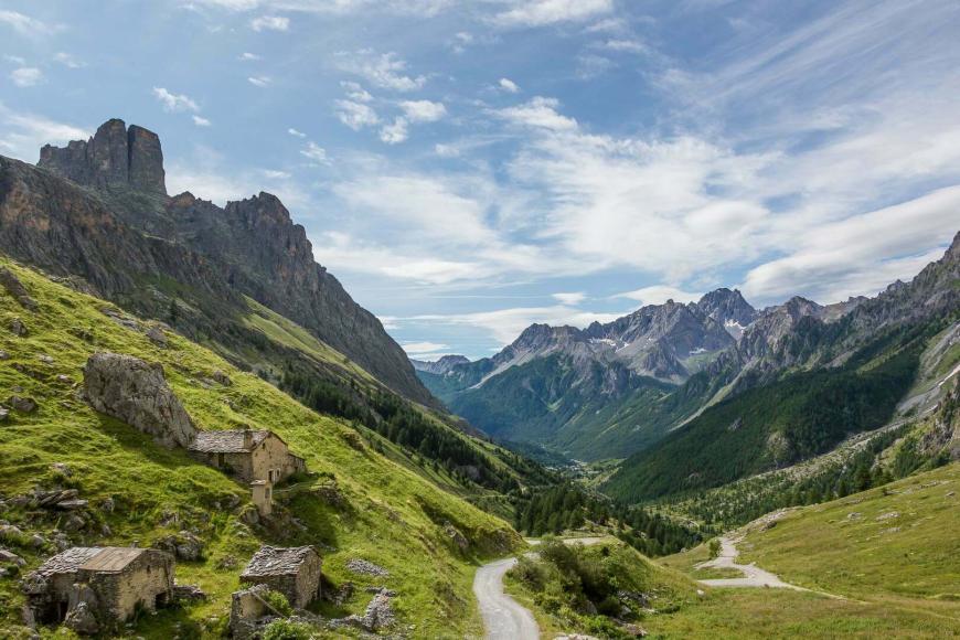 Wanderurlaub Piemont | genussreisen.de Wanderurlaub Piemont: Locanda Mistral mit gemütlichen Zimmern, schmackhafter Küche & Sauna.
