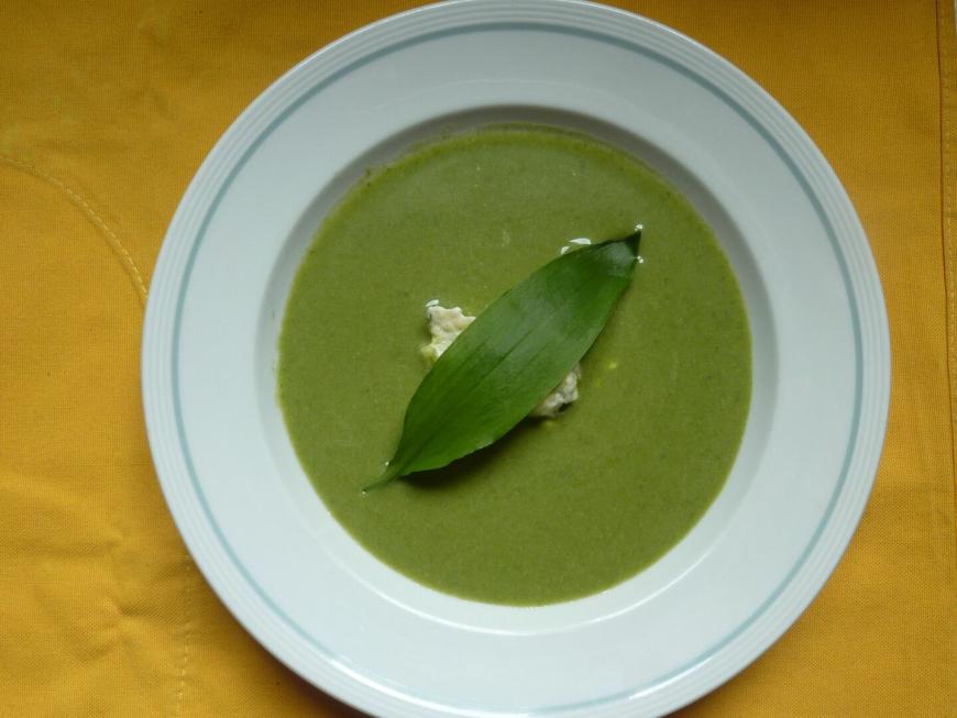 bc3a4rlauchsuppebea.jpg Bärlauchsuppe mit Bärlauchnocken