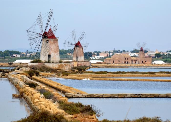 Marsala Besuch in den Salinen. Verpassen sie nicht dieses außergewöhnliche Erlebnis in Ihrem Sizilenurlaub. Buchen Sie bequem bei uns!