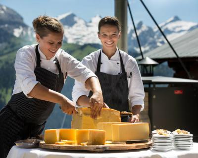 Käsefounde in den Bergen Bernerhof in Gstaad